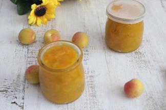 晾凉后，放入消毒好的容器中。冰箱冷藏，尽快食用。