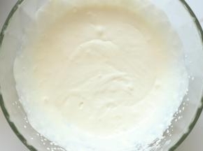 淡奶油打至6成发状态。