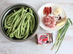 准备食材。