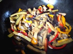 12.	最后放点糖味道会更好。