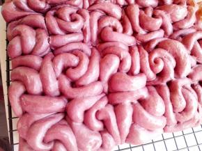 11.	烤好后，立马从烤盘里取出来晾在烤网上，至手温就可以密封保存了。