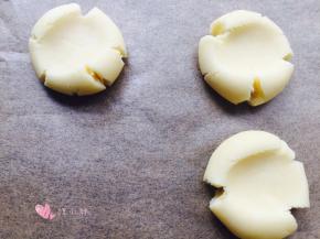 会有自然的裂纹。我这个大概是9克一个小面团