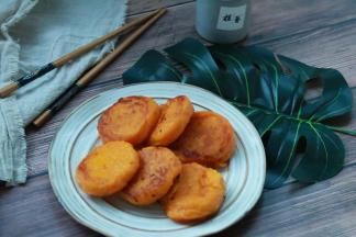 两面煎好，取出装盘