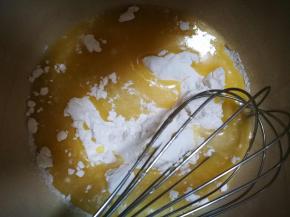 加入过筛的面粉