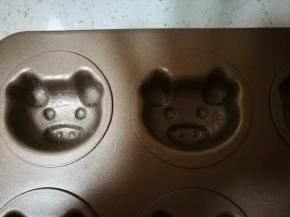 模具刷融化的黄油，好脱模