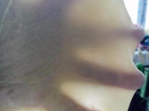 检查面团状态是否可加入黄油。这样就可以了