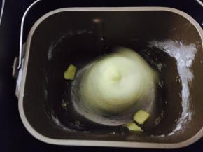 15分钟后加入黄油，再次启动10分钟