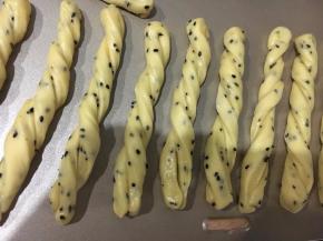 不需要二发，中层，烤箱180度，20分钟。注意观察上色，适当调整温度。