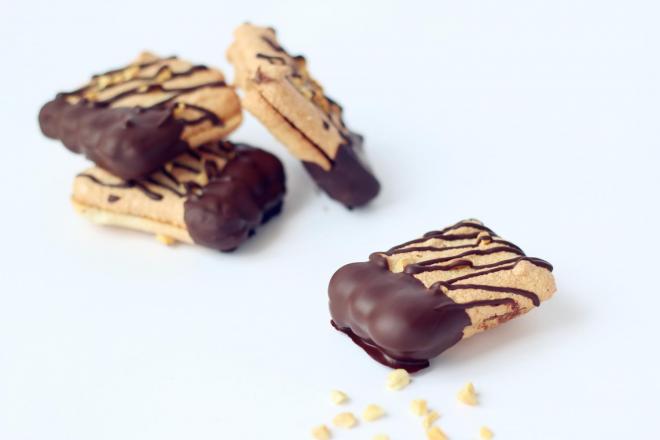 法式蛋白杏仁夹心饼干