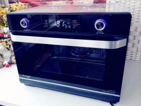 将长帝CRWF42NE空气烤箱预热，选择空气烤模式，180度10分钟。