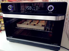 调整温度为150度，空气烤3-5分钟，至表面均匀上色