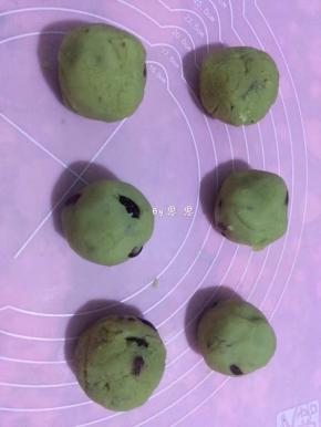 11、出锅晾凉，分做等量小团
