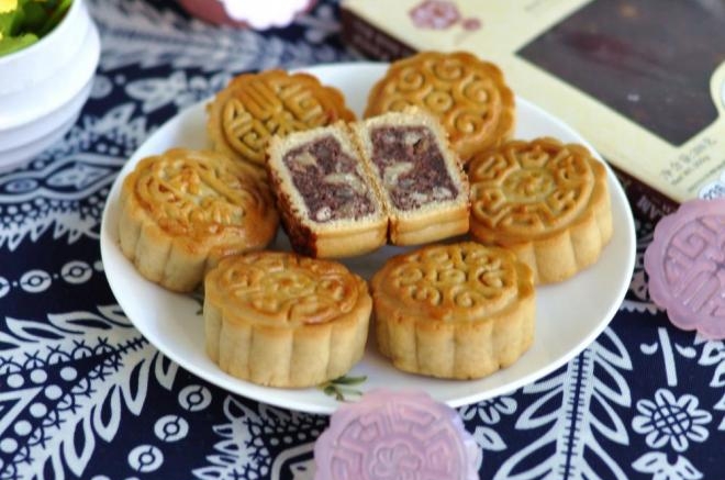 红豆莲子月饼