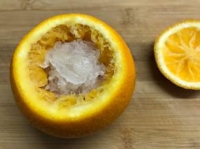 再放入1小块冰糖。