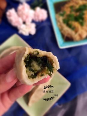 11.可以沾辣椒油，可以沾醋油汁，也可以直接吃，保留了芹菜叶原有的香气