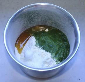 1、把材料1全部放入容器内，