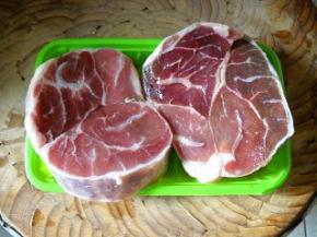 准备好牛腱子。