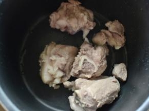 放入电压力锅中