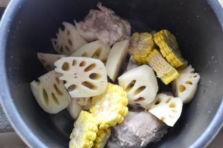 所有材料一起放入