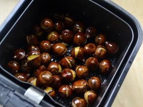 拌匀再刷上蜂蜜+纯净水调制的蜂蜜水