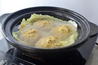 加入没过材料的冷水（一次性加足）