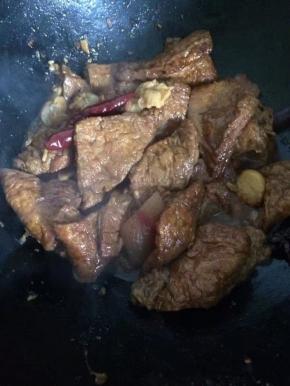 小火慢炖最后大火收干汤汁即可