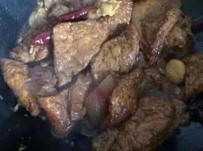 小火慢炖最后大火收干汤汁即可