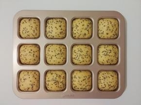 二发，建议放入烤箱发酵，温度30-35，再放一碗热水发酵
预热烤箱180度 ，中层15分再中下层10分，上色太快盖上锡纸