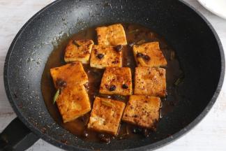 待汤汁浓稠即可起锅。