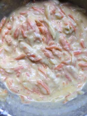 双丝和面糊搅拌在一起