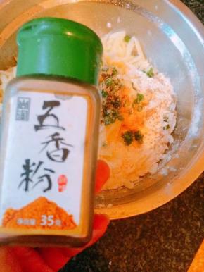加入五香粉