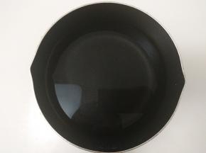 锅里加1000毫升的清水置于火上煮开。