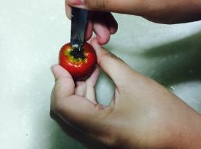 尾部先用勺子转一小圈