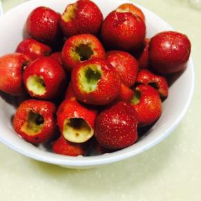 挖好的一盆山楂