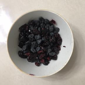 葡萄干和蔓越梅干