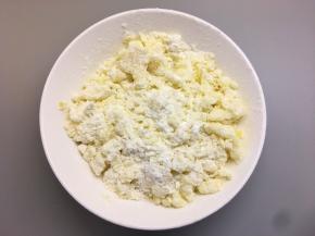 用筷子搅拌均匀