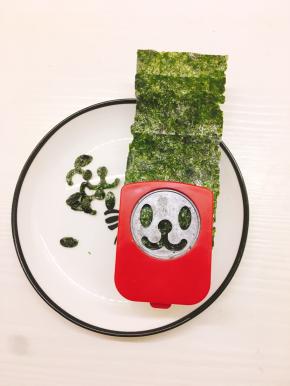 用模具压出兔子的表情