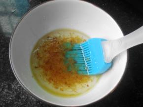 准备好糖桂花，太稠的可以加一点儿水