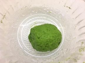 菠菜面团用同样的方法制作