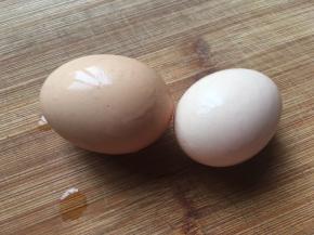 洗干净两鸡蛋