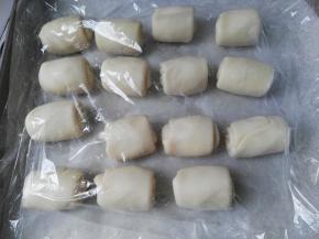 盖上保鲜膜松弛30分钟