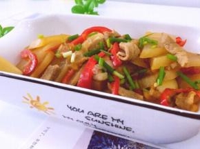 出锅撒上葱段装盘即可