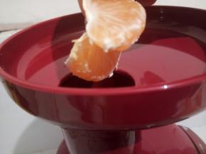 开机，放入桔子