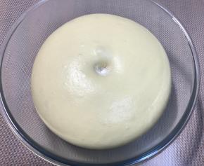 手指蘸面粉戳下去不塌陷，这样就可以了