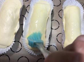 二发完成后取出刷蛋液