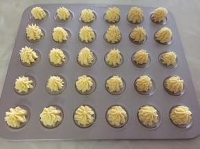 放入预热好的烤箱120度中层，40分钟，