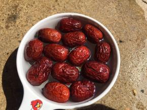 红枣、枸杞、麦冬先洗净待用