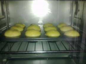 烤箱180度20分钟。