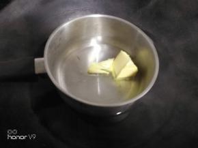 隔温水融化备用。
