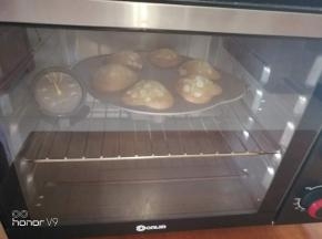烤箱160度烤30分钟，上色盖锡纸。
